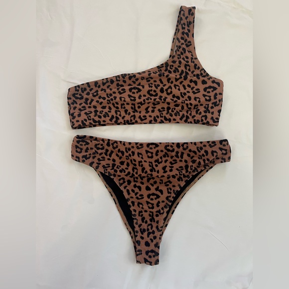 Cheetah Print Nasty Gal Bikin - Picture 1 of 3